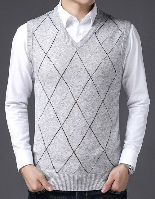 Load image into Gallery viewer, New Autumn Winters Men&#39;s Knitted Sweater Vests V-neck Middle-aged Sweater Vest for Male Tops Knitted Vest
