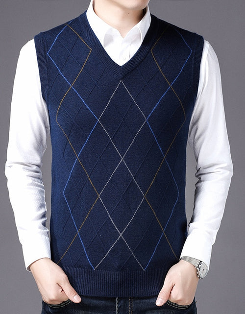 Load image into Gallery viewer, New Autumn Winters Men&#39;s Knitted Sweater Vests V-neck Middle-aged Sweater Vest for Male Tops Knitted Vest
