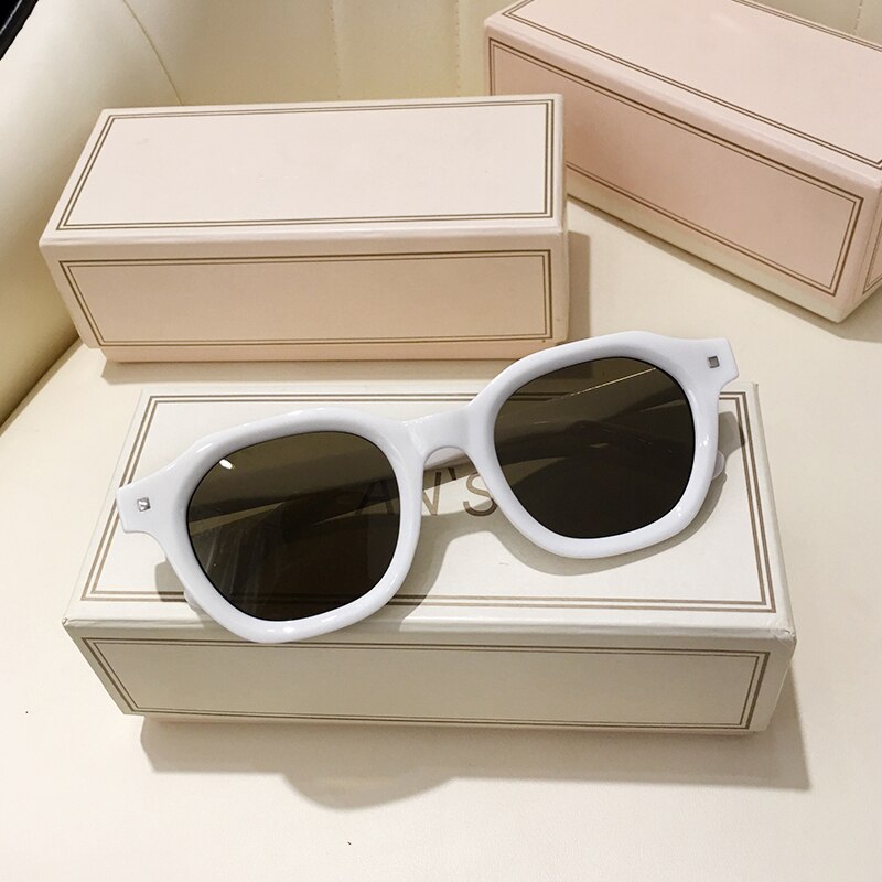 New Trendy Square Rectangle Sunglasses Vintage Women Brand Design Green Frame Yellow Lens Sun Glasses Men Shades UV400