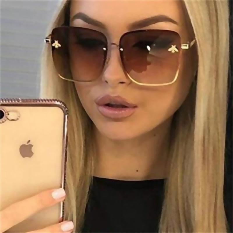 2023 New Fashion Lady Oversize Rimless Square Bee Sunglasses Women Men Small Glasses Gradient Sun Glasses Female UV400