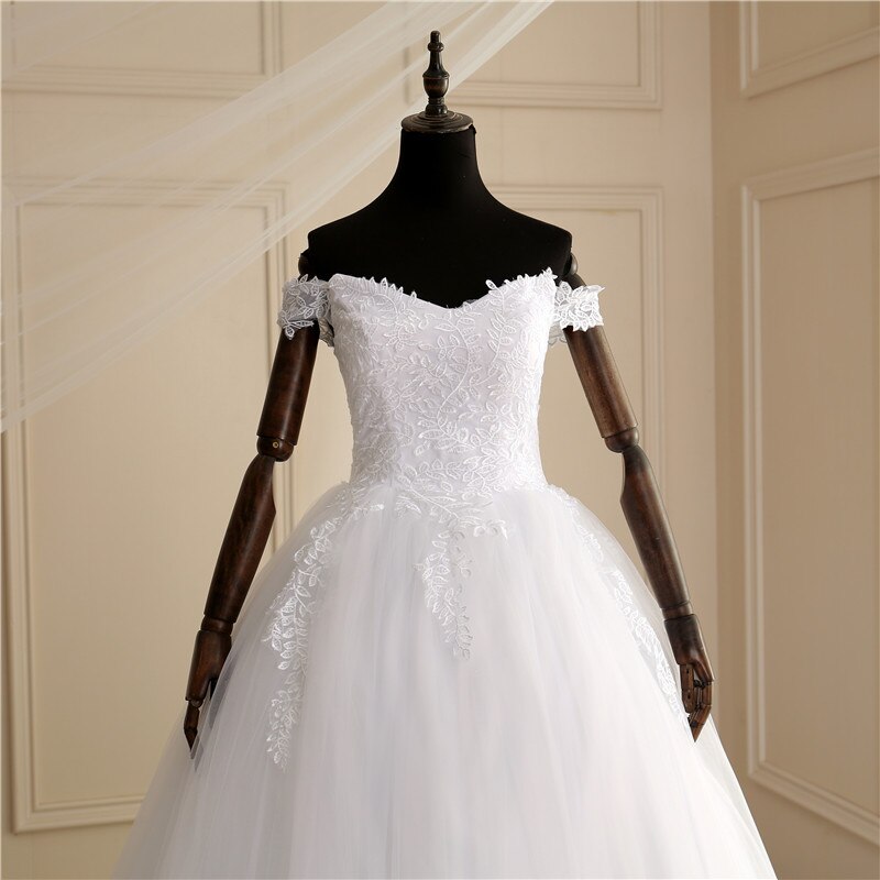 2022 Luxury Lace Boat Neck Ball Gown Wedding Dresses Sweetheart Sheer Back Princess Illusion Applique Bridal Gowns Casamento