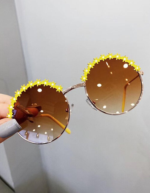 Load image into Gallery viewer, Round kids sunglasses Flower Baby Children Shades Sun Glasses Girls Cute Half Frame Metal Eywear UV400
