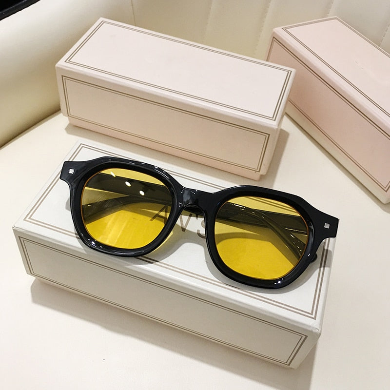 New Trendy Square Rectangle Sunglasses Vintage Women Brand Design Green Frame Yellow Lens Sun Glasses Men Shades UV400