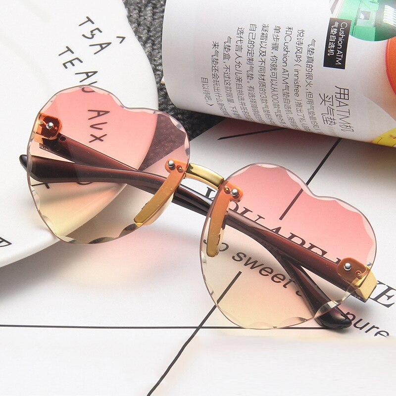 Kids Sunglasses Fashion Heart Shape Sun Glasses Lens Alloy Kids Sunglasses female Eyewear Frame Driver Goggles