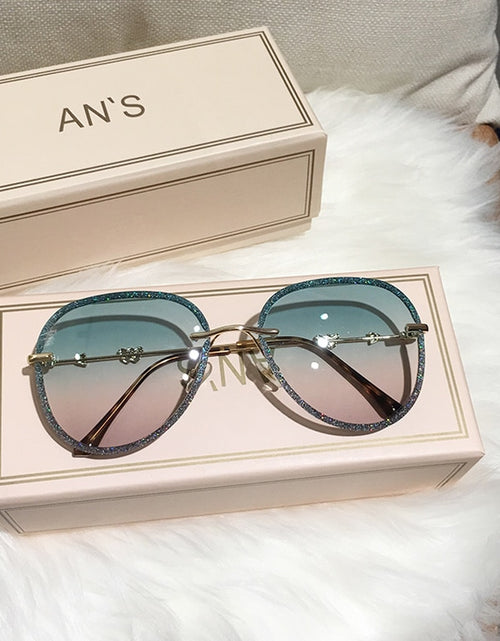 Load image into Gallery viewer, 2023 New Diamond Sunglasses Female Brand Design Imitation Rhinestones Gradient Lens UV400 Pilot Sun Glasses Women Shades S316
