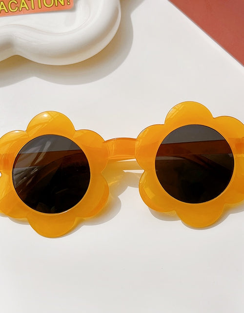 Load image into Gallery viewer, New Kids Sunglasses Children Round Flower Sunglasses Girls Boys Baby Sport Shades Glasses UV400 Outdoor Sun Protection Eyewear
