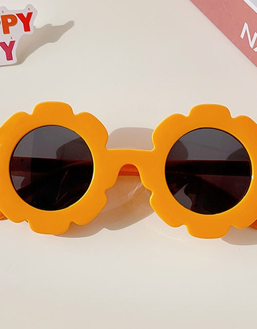 Load image into Gallery viewer, New Kids Sunglasses Children Round Flower Sunglasses Girls Boys Baby Sport Shades Glasses UV400 Outdoor Sun Protection Eyewear
