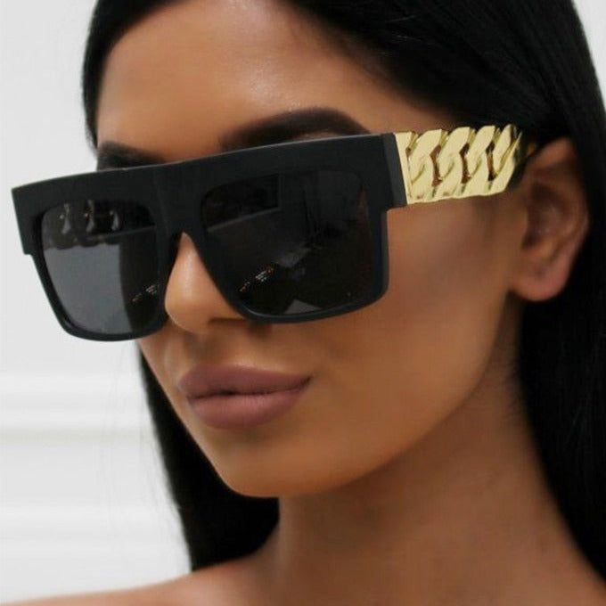 2021 Oversized Hip Hop Sunglasses Men Women Brand Design Flat Top Retro Square Black Sun Glasses Gold Plastic Chain Frame OM725