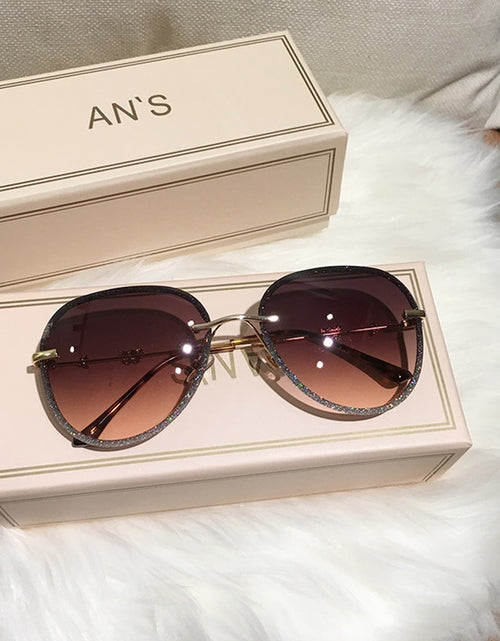 Load image into Gallery viewer, 2023 New Diamond Sunglasses Female Brand Design Imitation Rhinestones Gradient Lens UV400 Pilot Sun Glasses Women Shades S316
