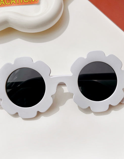 Load image into Gallery viewer, New Kids Sunglasses Children Round Flower Sunglasses Girls Boys Baby Sport Shades Glasses UV400 Outdoor Sun Protection Eyewear
