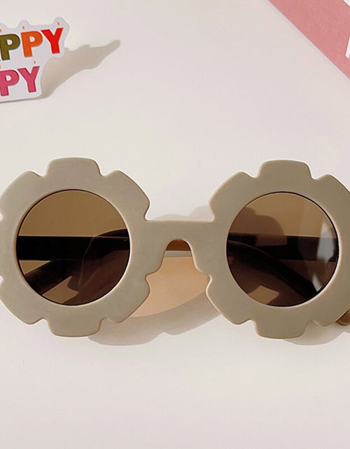 Load image into Gallery viewer, New Kids Sunglasses Children Round Flower Sunglasses Girls Boys Baby Sport Shades Glasses UV400 Outdoor Sun Protection Eyewear
