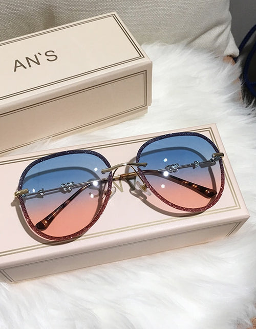 Load image into Gallery viewer, 2023 New Diamond Sunglasses Female Brand Design Imitation Rhinestones Gradient Lens UV400 Pilot Sun Glasses Women Shades S316
